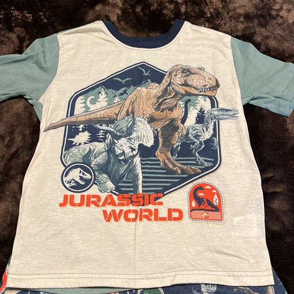 6/7 Jurassic pajamas - Picture 2 of 8
